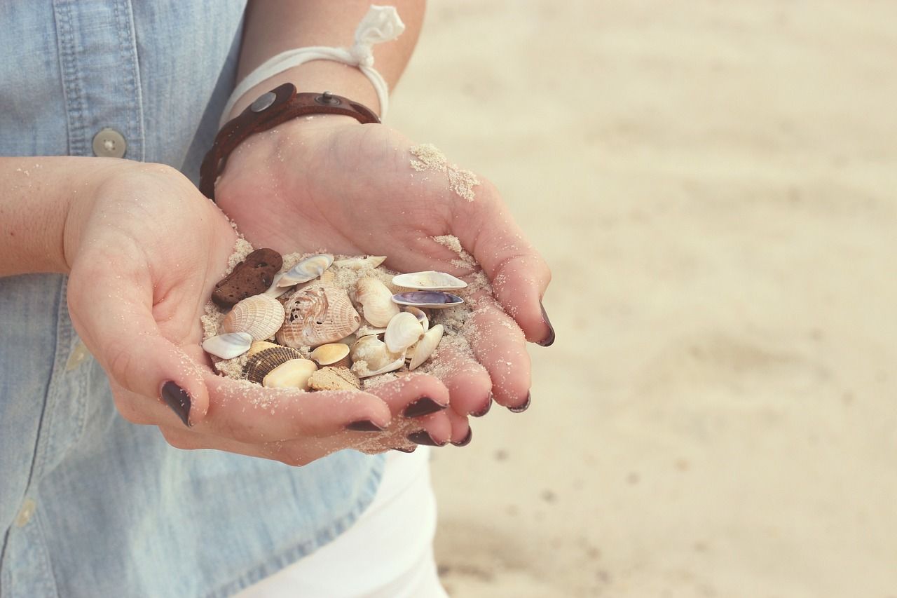 entdecken sie unsere vielfältigen strandaccessoires für einen perfekten tag am meer – von sonnenschirmen über strandtücher bis hin zu praktischen taschen und mehr.
