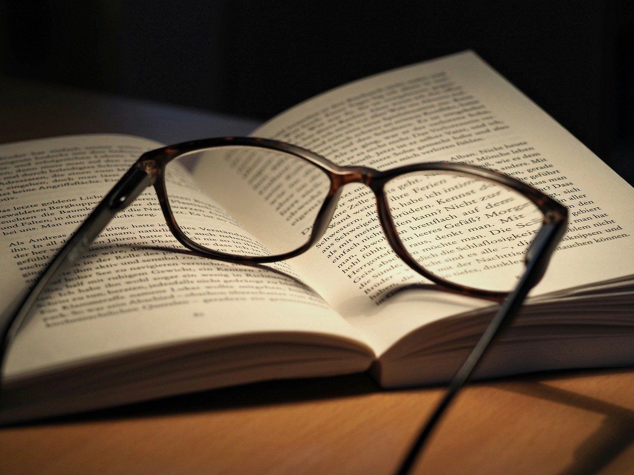 entdecken sie stilvolle und hochwertige brillen für jeden anlass. modische eyewear, die komfort und design perfekt vereint.